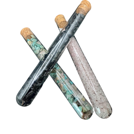 Mineralstäbe im Reagenzglas (verschiedene Varianten)